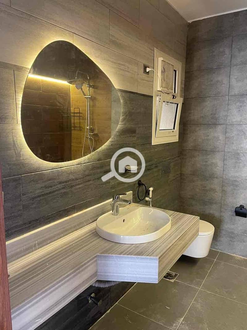 15 cdb11623-e637-47d4-99c2-eb388704a4be. jpg