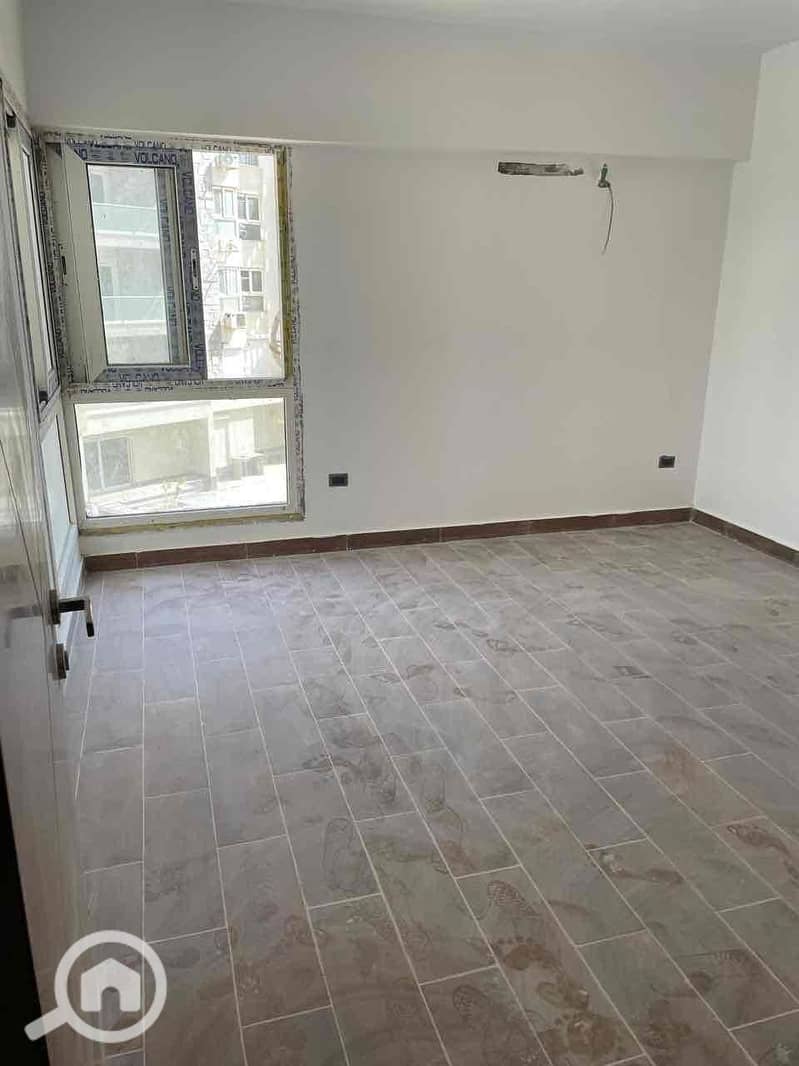 18 208e9cd4-1322-4ec1-a8b4-ffeaa7771eab. jpg