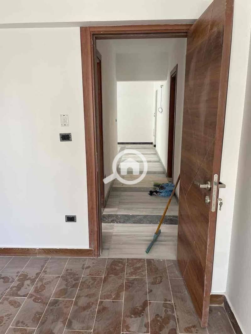 20 17bd97d6-961a-4442-8e0b-a1010ec9c993. jpg