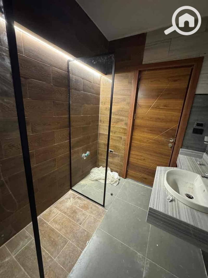 26 3a76bddc-7fed-4153-b028-e6376157812a. jpg