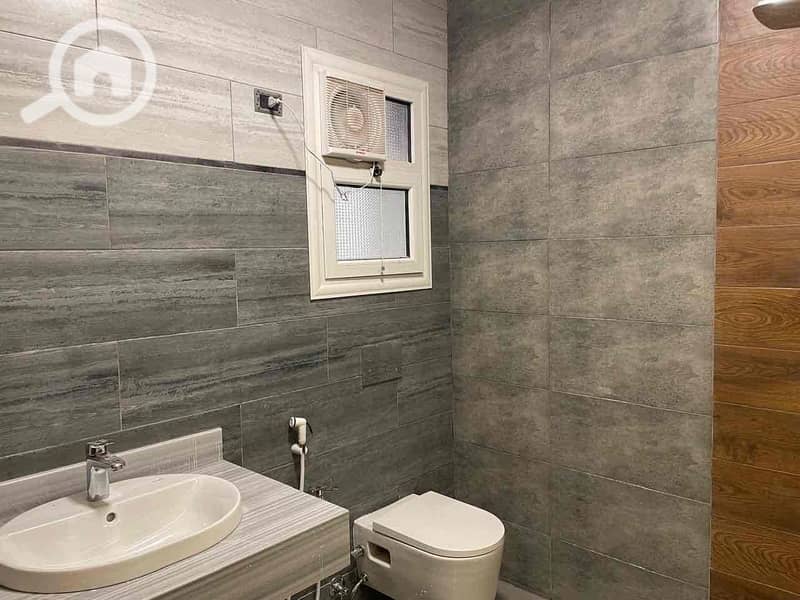 27 5f8deaf0-2ac8-4d86-afb9-d4b9089ddb5e. jpg