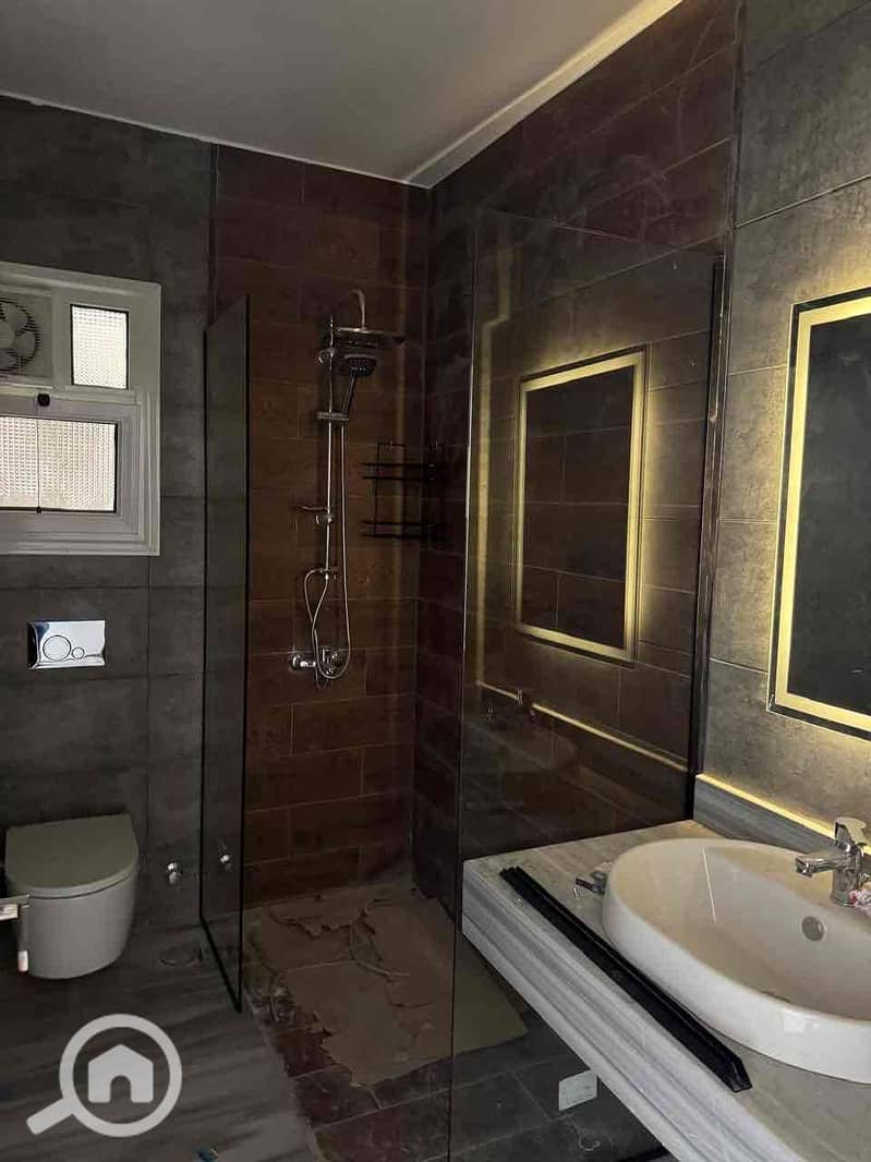 28 e51ac9e7-69cf-4799-aba7-f8efe7acbbb2. jpg