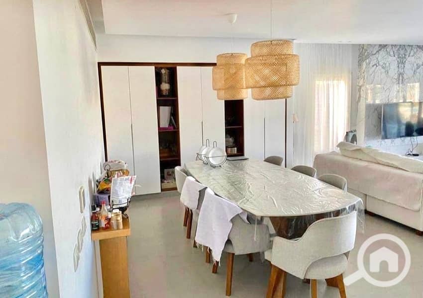 3 841b59e8-692d-4299-b2ba-3cd865f9a430. jpeg