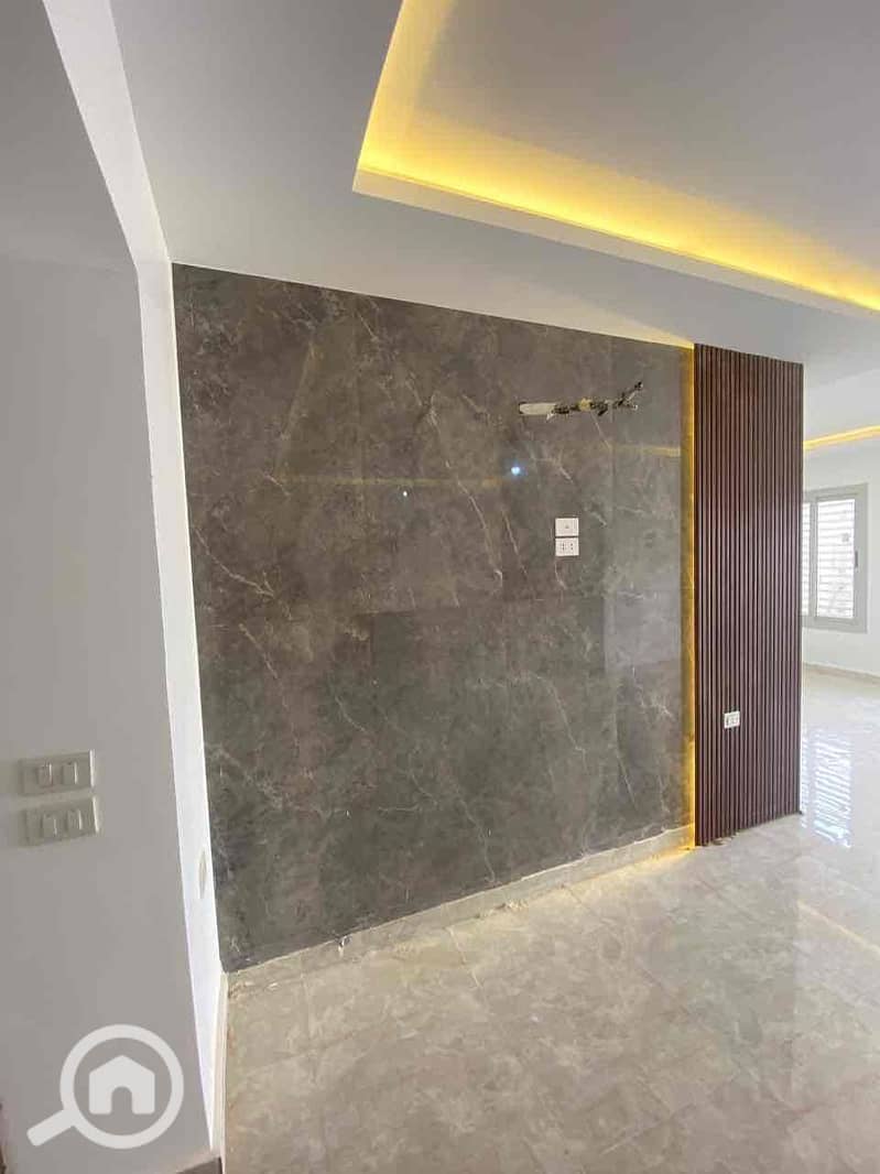 5 fc949d86-6911-49f5-9af2-9a5cb9a8835f. jpg