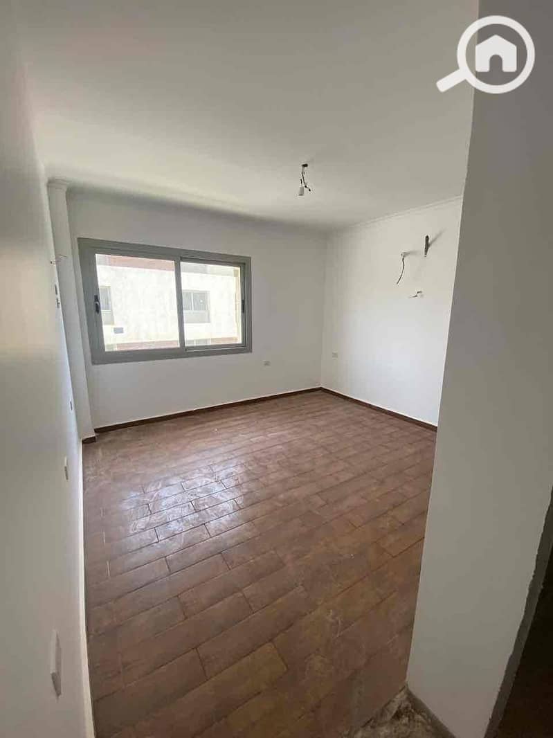 7 8e2339dd-eb26-4c59-b4c1-ee441785dc66. jpg