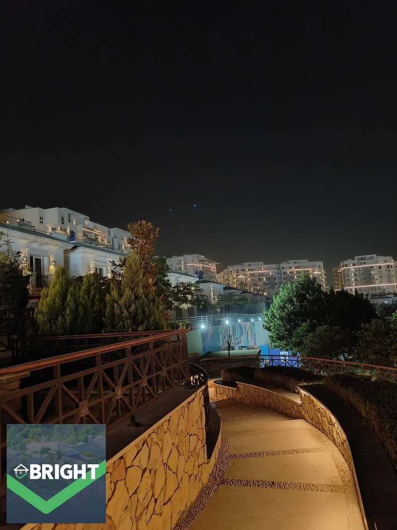 10 f61f677f-520c-4341-a5c9-77db070c3bd3. jpg