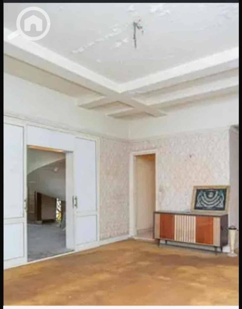 12 31e9b643-9b2e-4de0-8819-bd86a5e5a85c. jpg