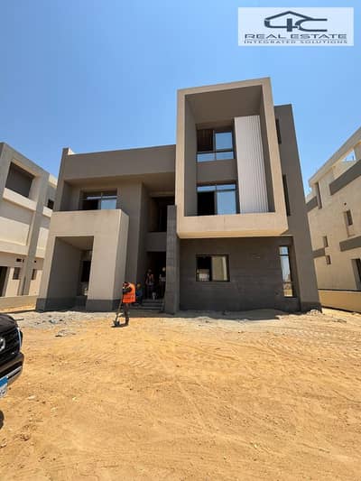 5 Bedroom Villa for Sale in New Cairo, Cairo - WhatsApp Image 2025-11-18 at 20.39. 01. jpeg 5 Bedroom Villa for Sale in New Cairo, Cairo - WhatsApp Image 2025-11-18 at 20.39. 01. jpeg