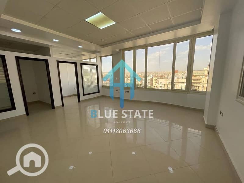 6 01118063666 (90). png