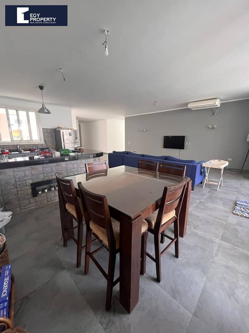 4 _files_54d79f93-f80d-4128-84a4-3652b223d87a. jpg