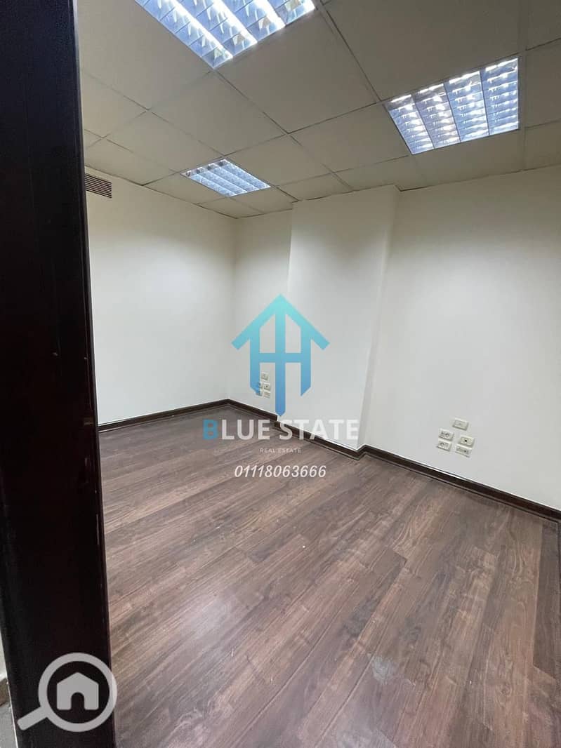 7 01118063666 - 2025-11-21T001612.840. png