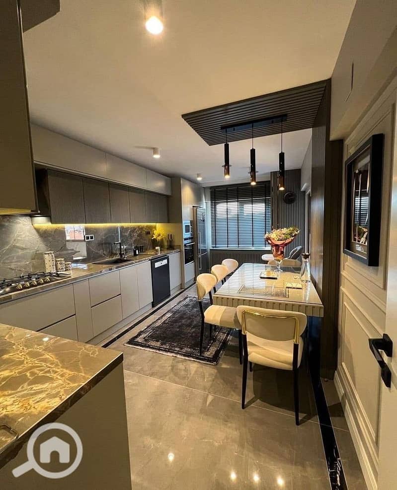 2 d2ab230b-164e-458a-8c43-78ce45a69dd7. jpg