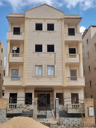 Residential Land for Sale in 6th of October, Giza - عمارة للبيع في التوسعات الشمالة