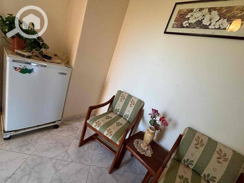 9 8b5770e4-e7c2-4dd6-985b-48cf6bd9fd2c. jpg