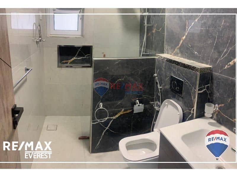 11 56afc165-94ed-4edb-bfa1-791a8a000137. jpg