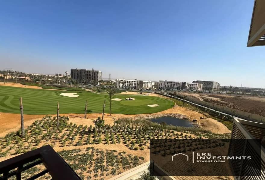 2 8258018-71b65o. jpg