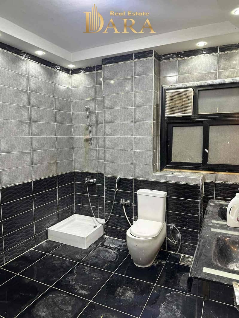 13 447549ff-2bcd-4573-955c-4b71521d9b79. jpg