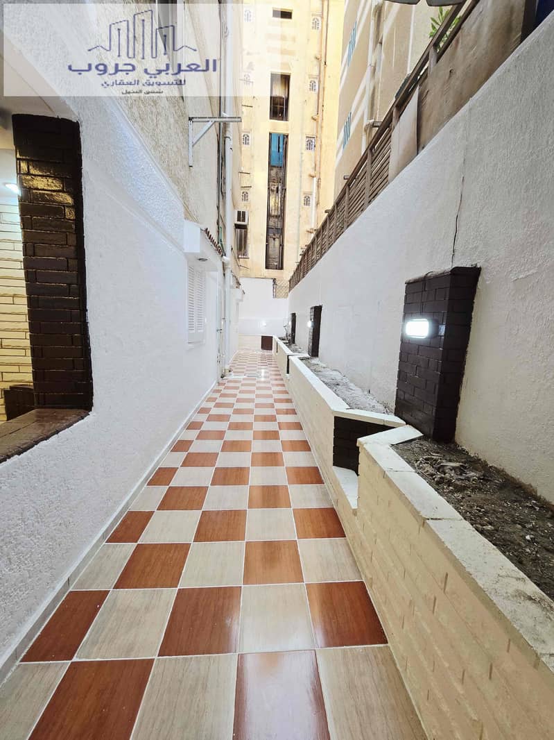 9 033aa9f5-f483-4cae-94ea-78426899f283. jpg