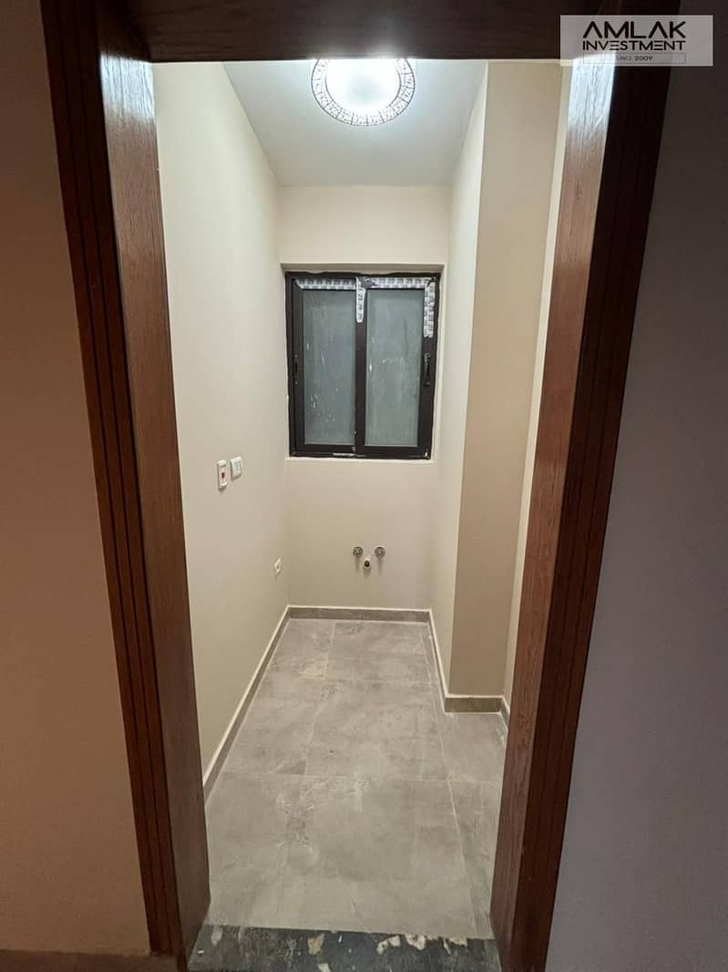 7 0aa136e7-3064-4fdf-841d-b07411db7884. jpeg