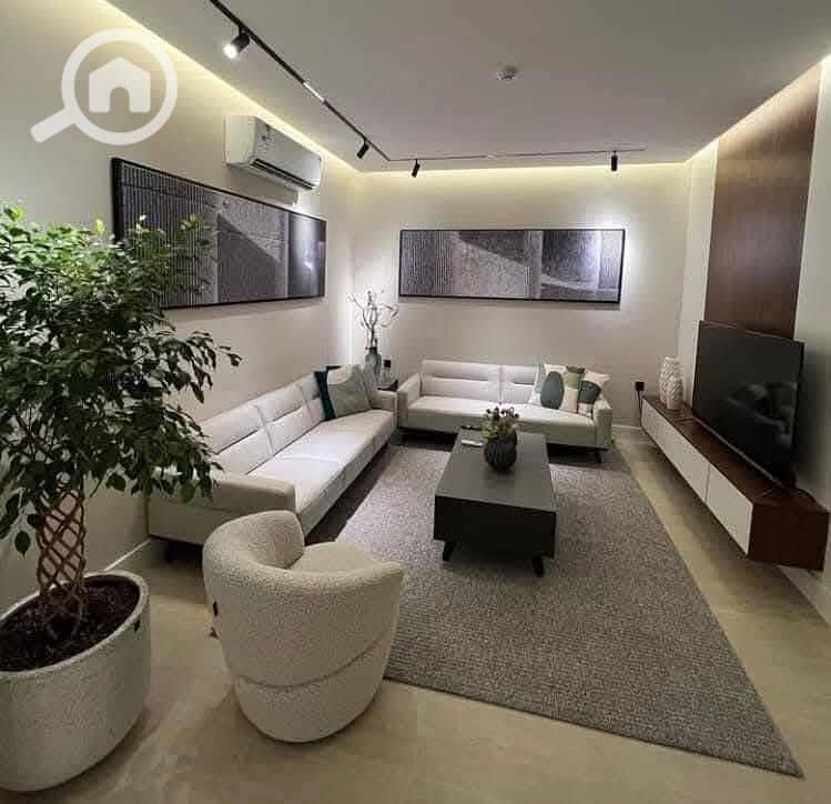 8 525233055_24211693445118245_2067654285415445016_n. jpg