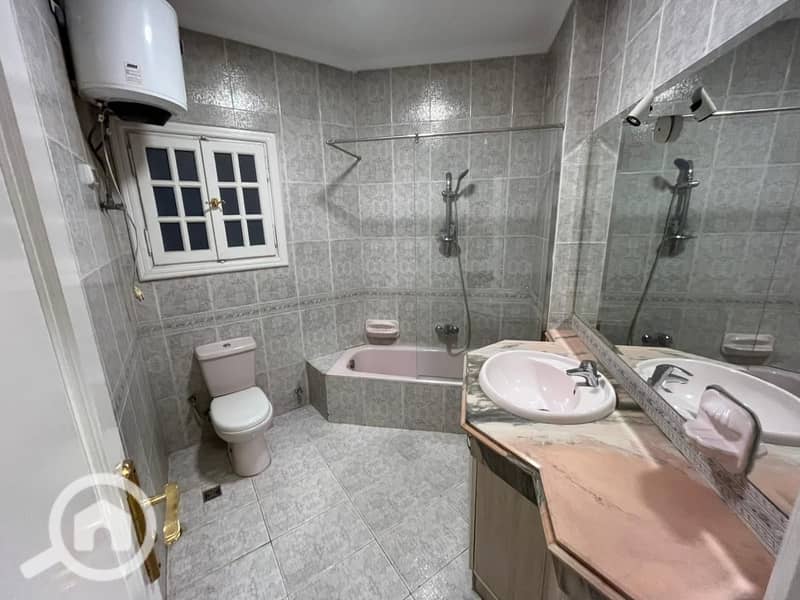 11 e3de4843-ba7b-4b0c-8a27-4a8881a775d4. jpeg