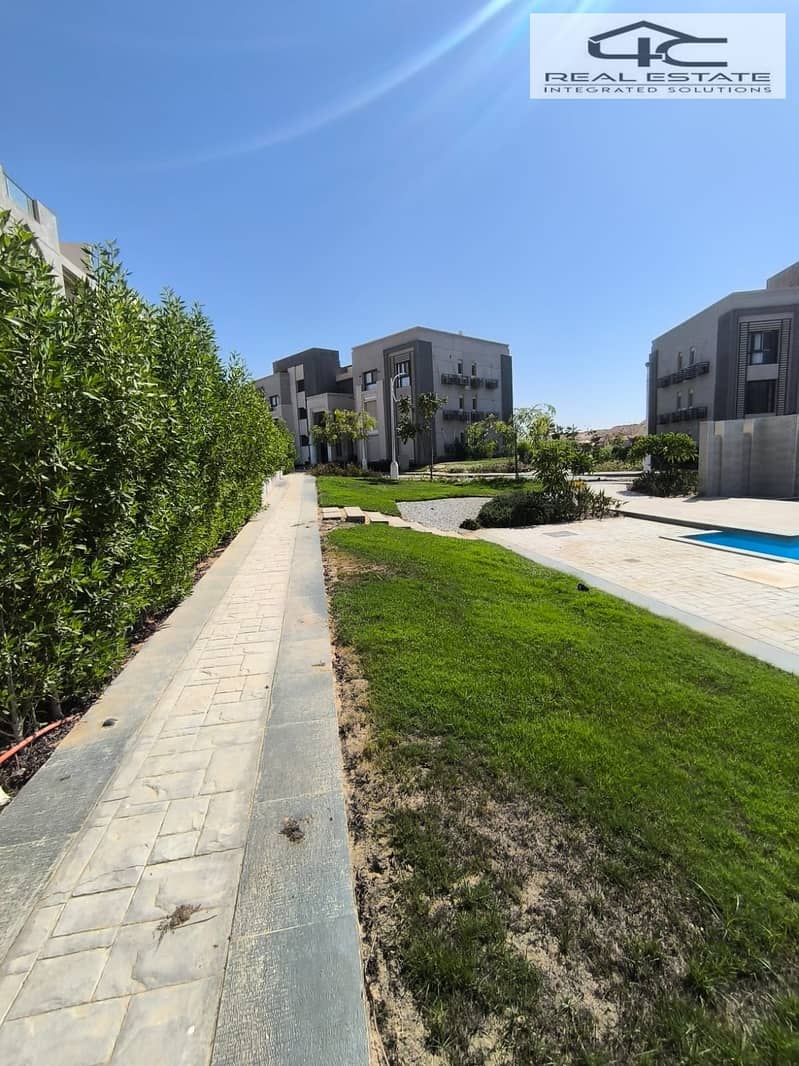 6 e5cbbb32-98a5-492e-a001-8833b86bd5a7 - Copy. jpg