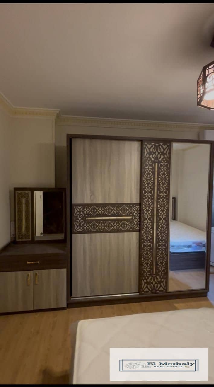 12 d51e3e90-4446-4a02-9d4a-1dd2080798ba. jpg