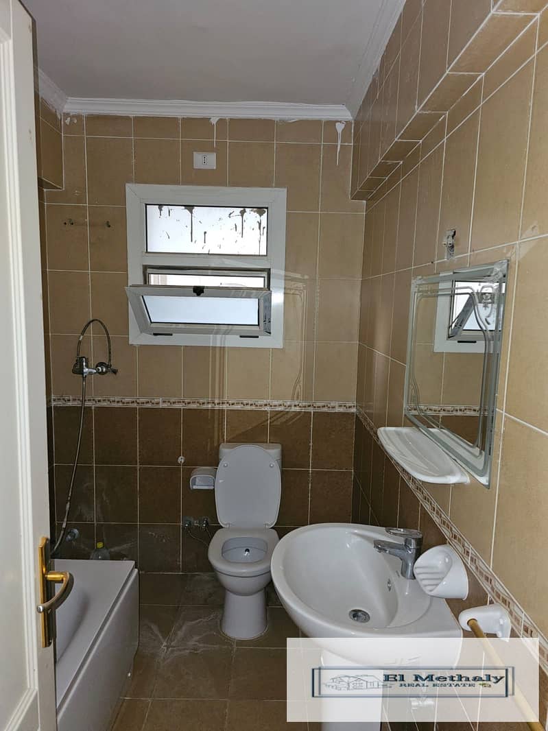 7 c803dee1-9e1d-46bf-9d2f-5865c2db7063. jpg