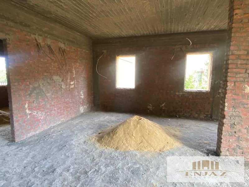 4 5d931cc0-bdba-496c-aba3-b4bd2fc96129. jpg