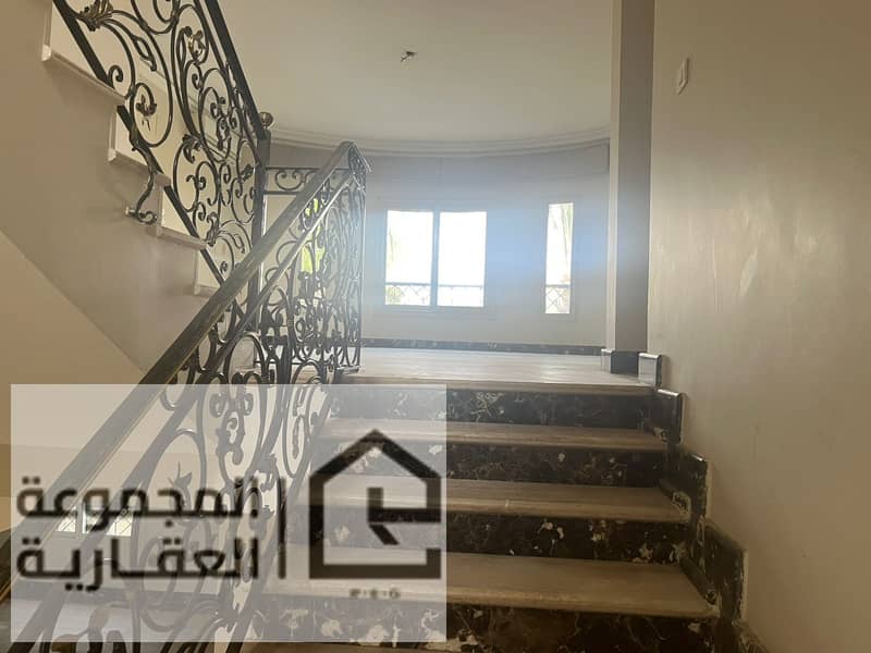 10 c725dd1b-53be-4df4-8fdc-9c0b9d3dde27. jpg