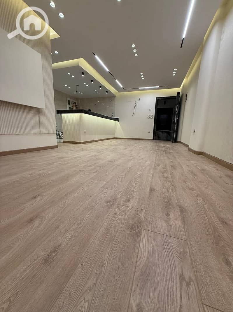 10 d66118f7-669d-4570-a5ed-3f62aa34f583. jpg