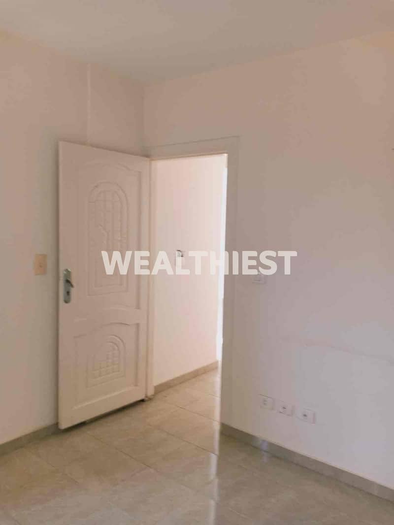 4 04720ee6-d4a5-4a19-bf41-1d98e96a50e7. jpg