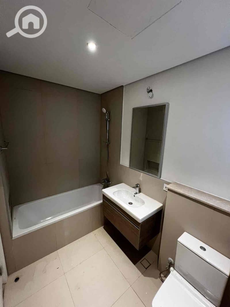 2 ed3dbf44-5eb8-40da-adb1-1019ec6ceff9. jpg