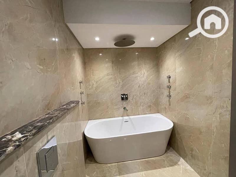 6 fe9c812f-554c-4551-b5e0-bf0bbc5f60d4. jpeg