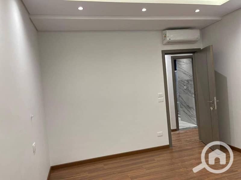 9 c69766ab-5beb-454e-ae4c-d23c46583c30. jpeg