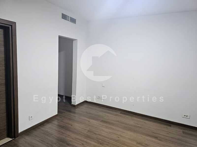 10 b41d9a64-a17c-472a-9432-49f2b0511bd1. jpg