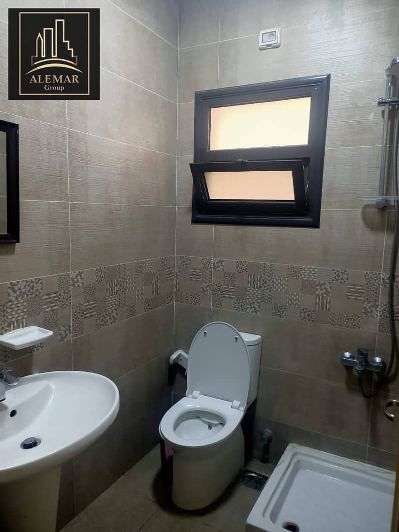 8 3b0a48ce-16da-46d5-b564-e909779c125f. jpg