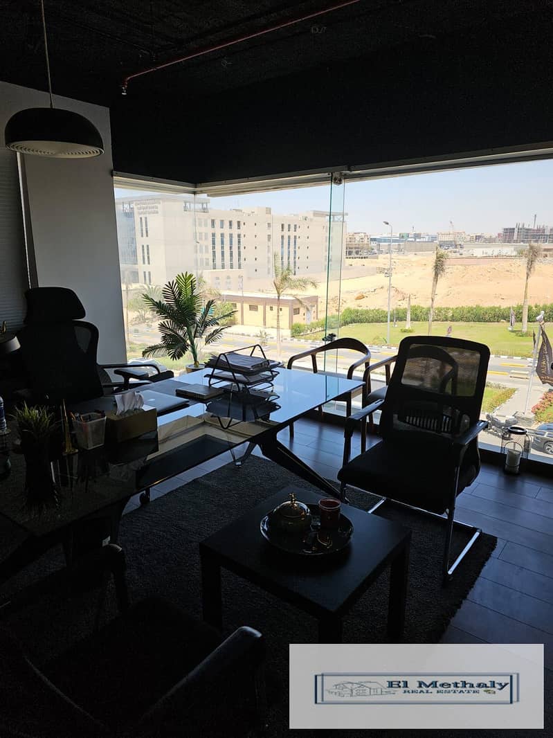 10 60e81fd1-022c-4751-a715-a40228bf93d7. jpg