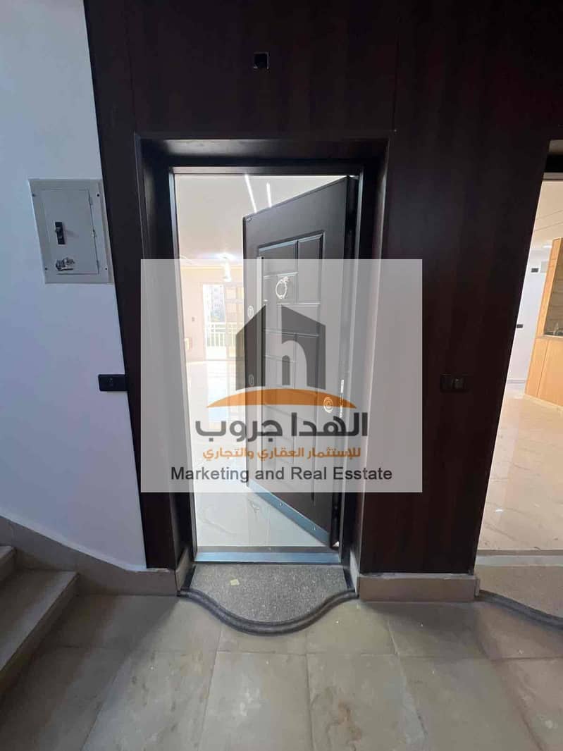 6 4bde235e-19d1-4b14-8a1c-289ff278cf44. jpg