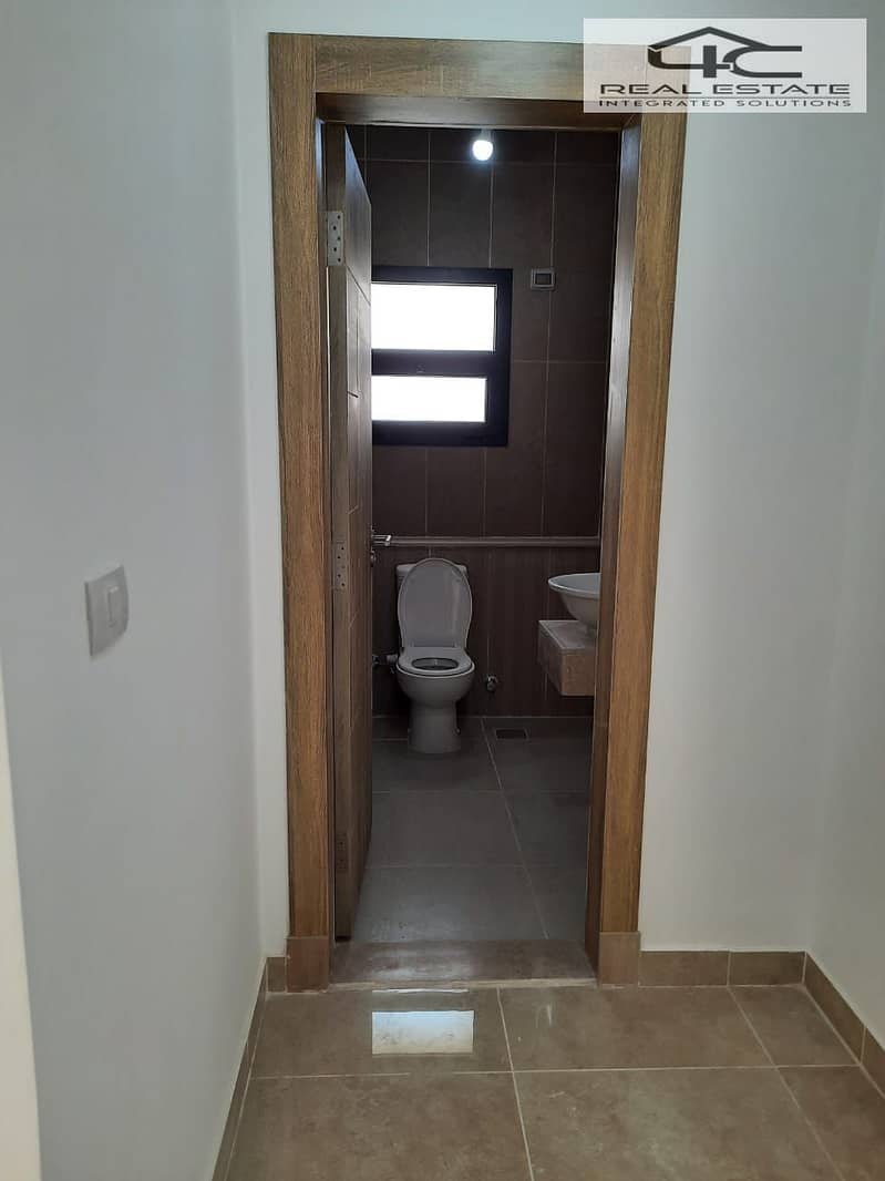 12 WhatsApp Image 2025-11-18 at 8.50. 14 PM. jpeg