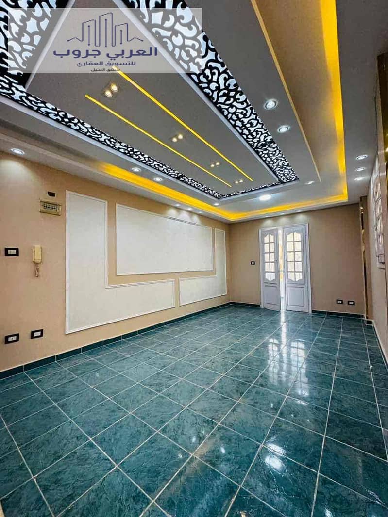 12 5d188cb8-7d25-4044-8f15-aa583b8e0f4f. jpg