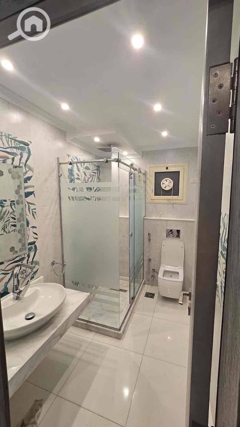 5 2e79cf0f-a2a1-4eb7-95d8-a7b9a0043b9c. jpg