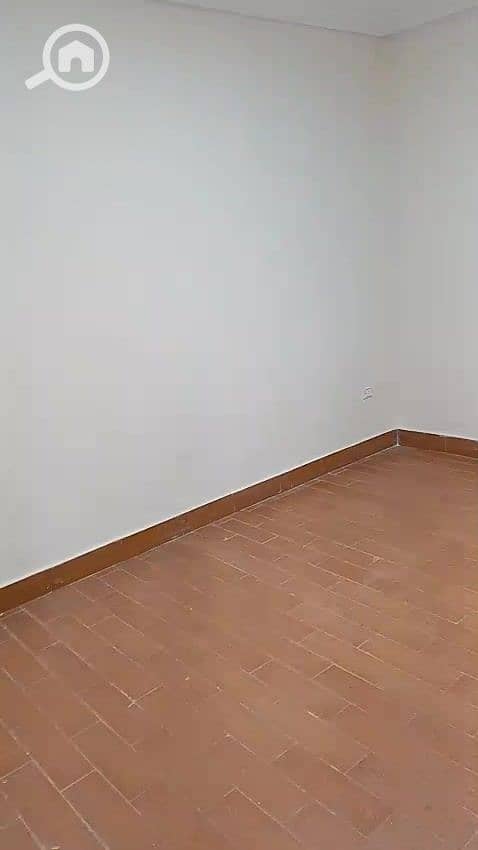 11 WhatsApp Video 2025-11-21 at 18.39. 48_02cbf15d_000088. jpg