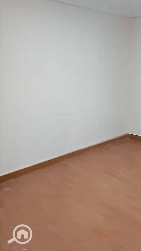 12 WhatsApp Video 2025-11-21 at 18.39. 48_02cbf15d_000089. jpg