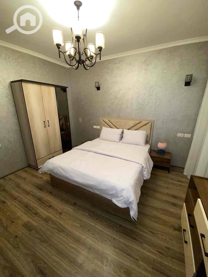 18 b9c971d9-4b4c-40a0-bf59-7a0cf65e205c. jpg