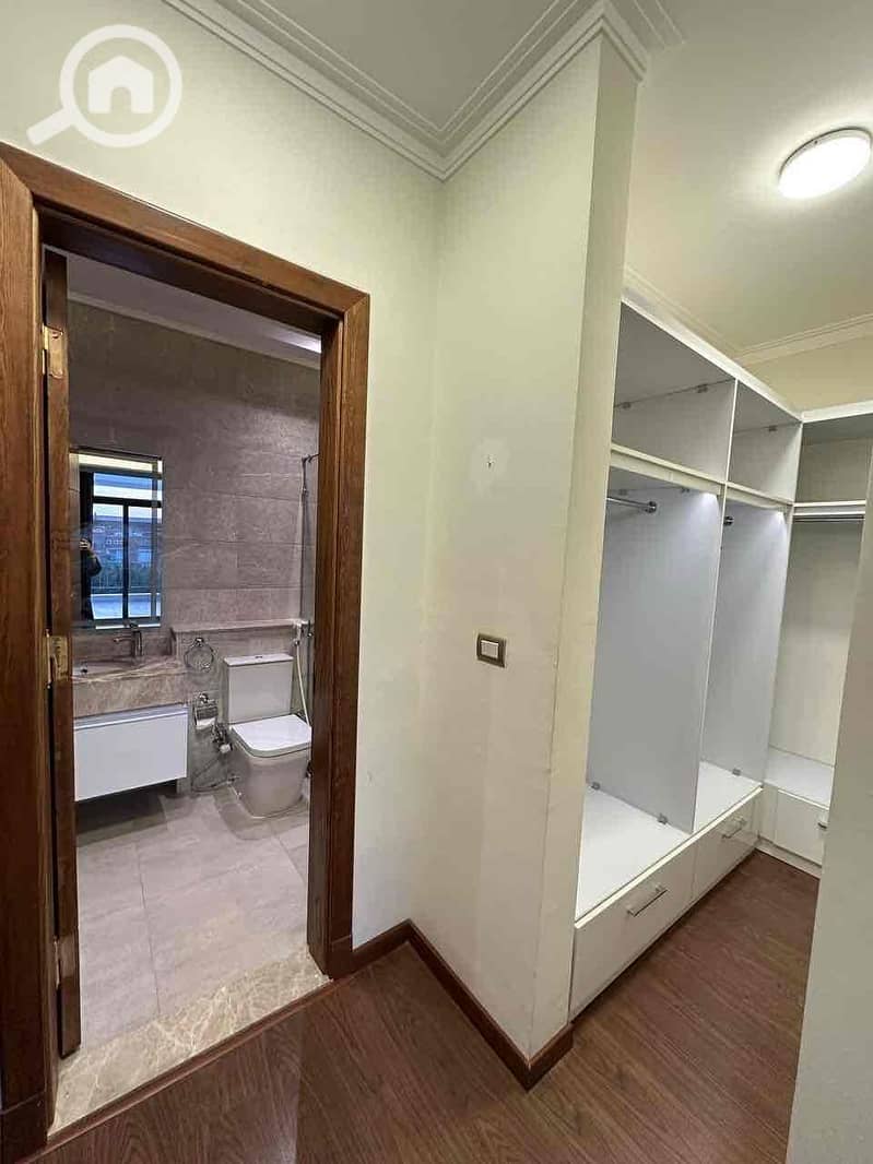 8 6fe845a7-f465-4693-8ec8-b8c777346901. jpg