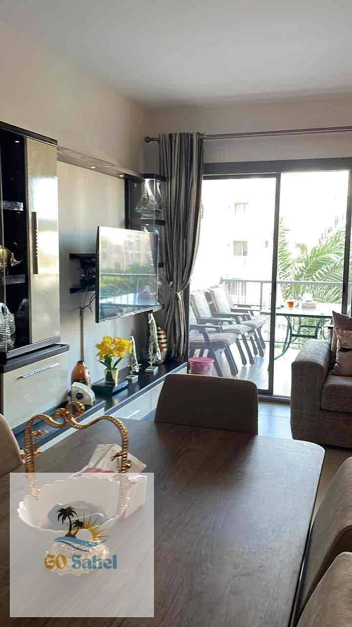 11 482984ef-2ffb-40c0-b66c-74aab2c86288. jpg