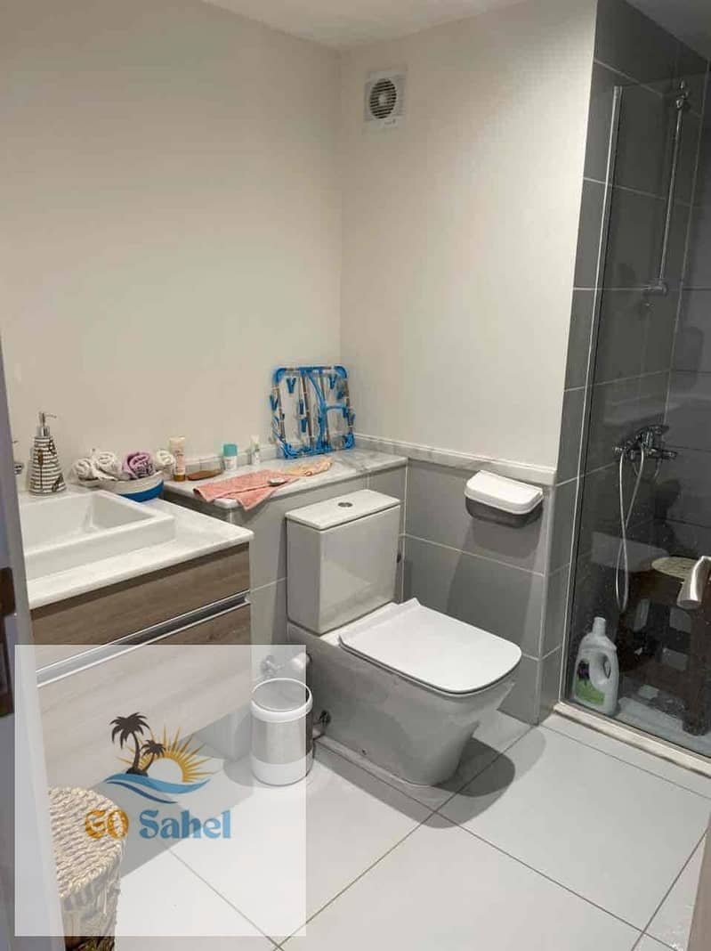 12 0b911ed8-ee8f-4410-8661-00002a0bbc63. jpg