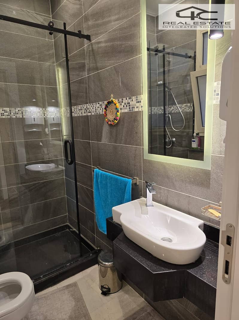 10 WhatsApp_Image_2025-10-20_at_22.42. 11_e5873a89. jpg