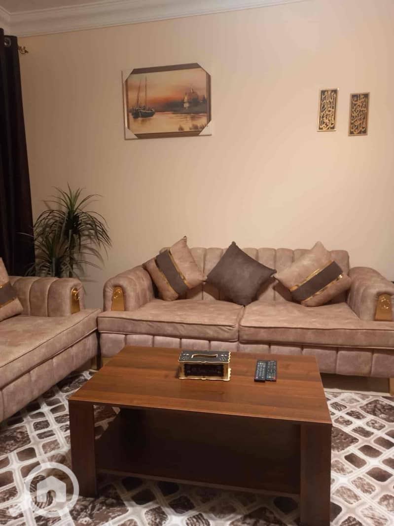 10 8e740bb4-5909-4c32-b73a-ebd7fe3f99fb. jpg